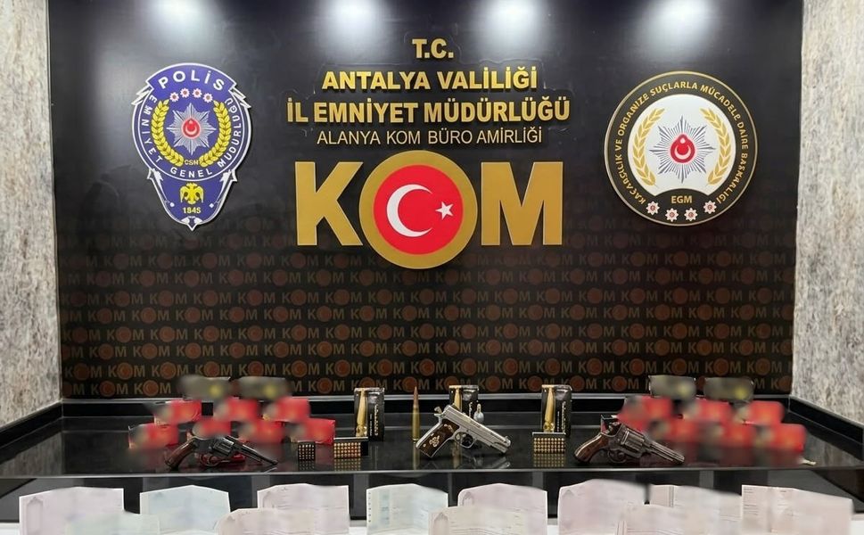 Antalya’da tefecilik, silah kaçakçılığı ve kaçak sigara-alkol operasyonu