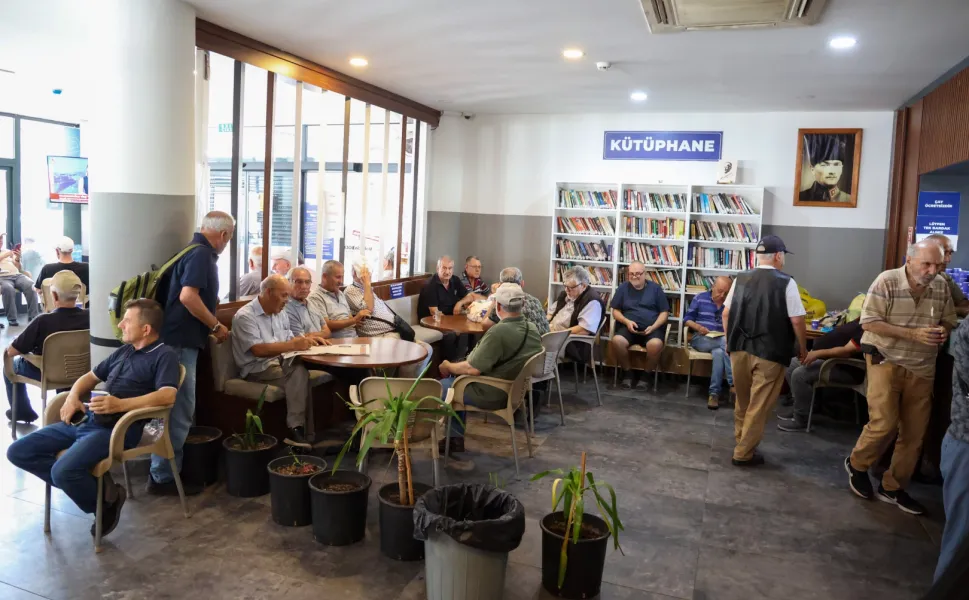 Antalya'da emekli kahveleri yoğun ilgi görüyor