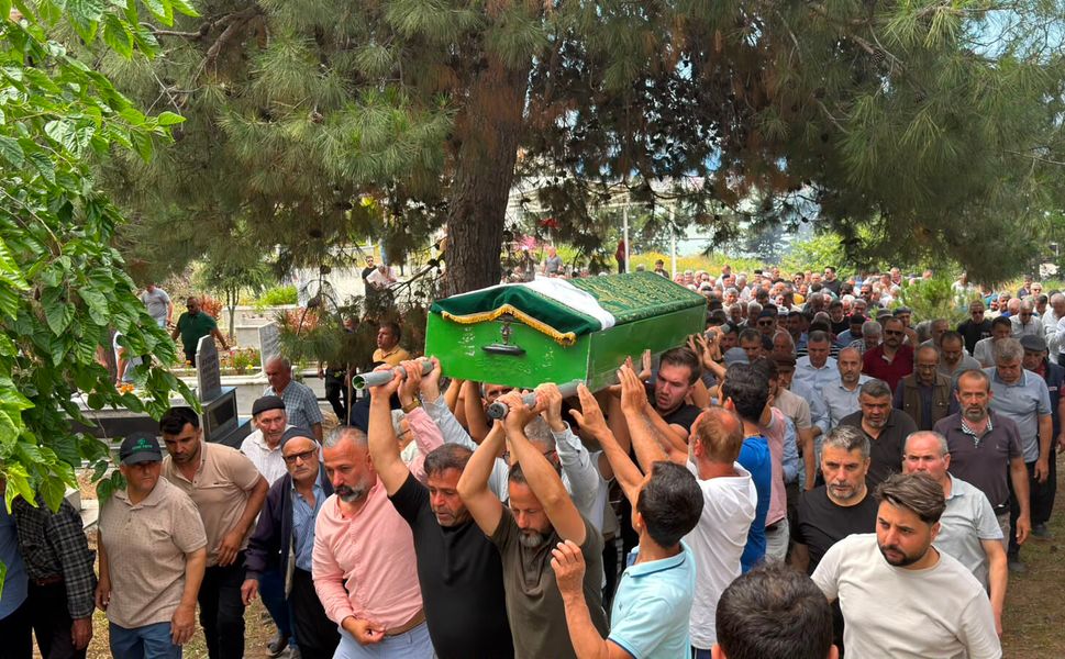 Otobüs kazasında hayatını kaybeden Hayriye Arıkan son yolculuğuna uğurlandı