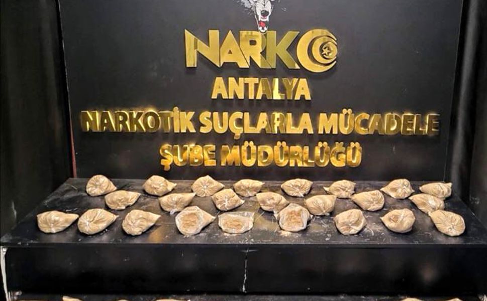 Durdurulan araçta 16 kilo eroin ele geçirildi