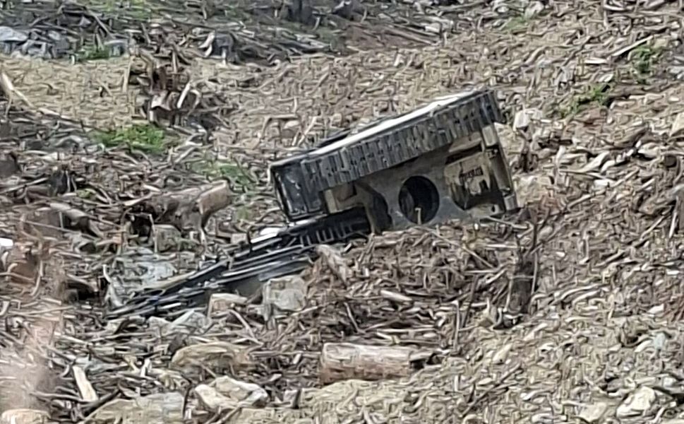 Gazipaşa'da devrilen iş makinesinin operatörü öldü