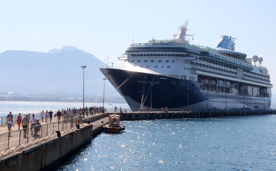 İngilizler kruvaziyerle Alanya'ya geldi