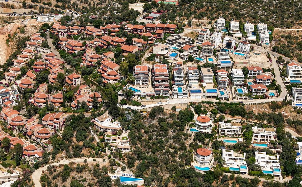 Antalya'daki lüks villalarda tatilin bedeli 50 bin ile 500 bin lira arasında