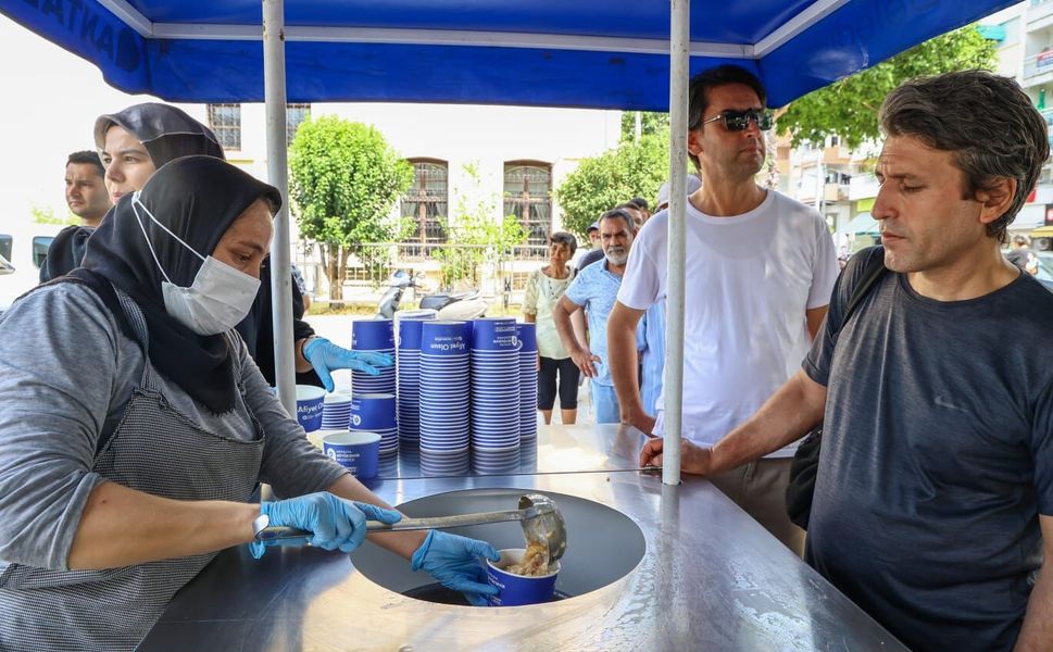 Antalya Büyükşehir Belediyesi’nden Muharrem Ayı’nda 40 bin aşure ikramı