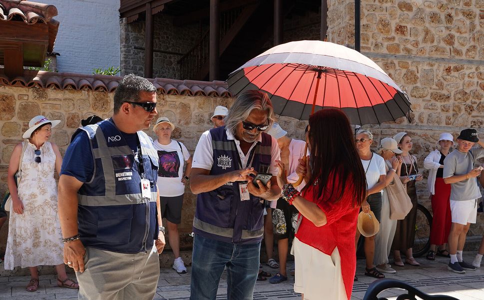 Antalya'da kaçak rehberlere sıkı denetim