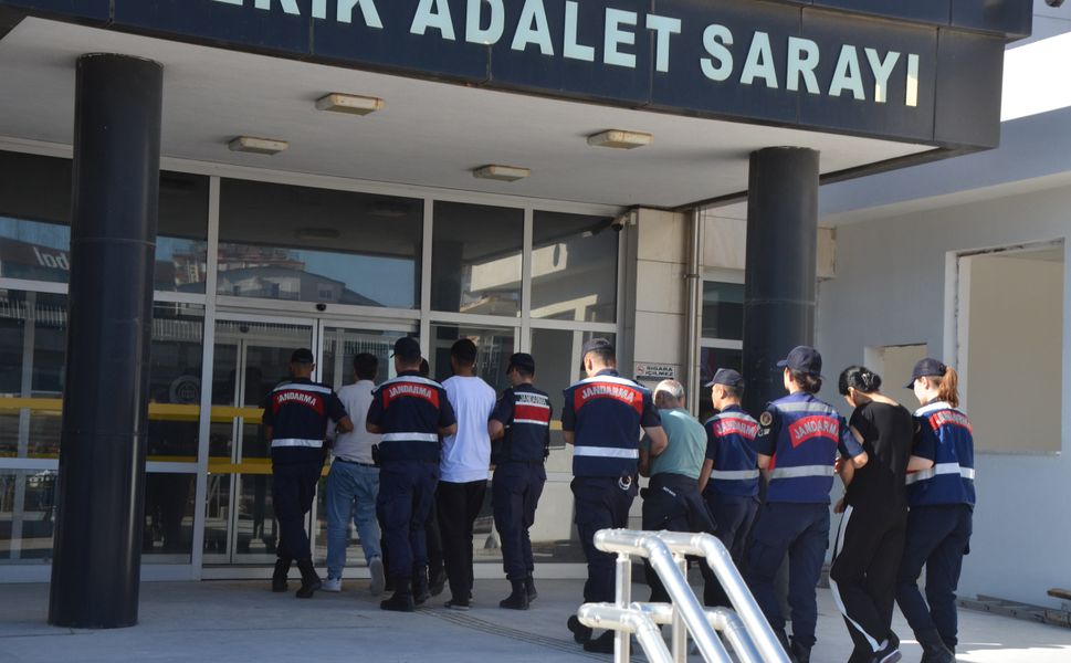 10 milyonluk dolandırıcılık operasyonuna 3 tutuklama