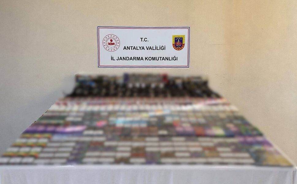 Antalya'da kaçak sigara operasyonu