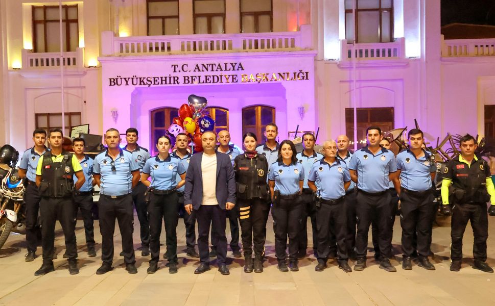 Büyükşehir zabıtasından kaldırım işgallerine denetim