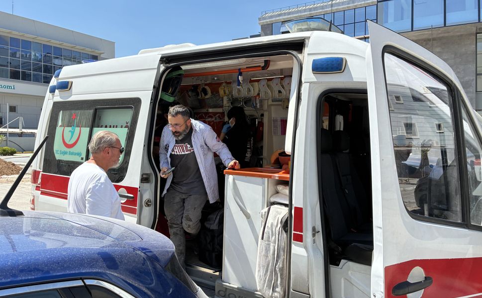 Çalıştıkları su deposunda fenalaşan 2 işçi kurtarıldı