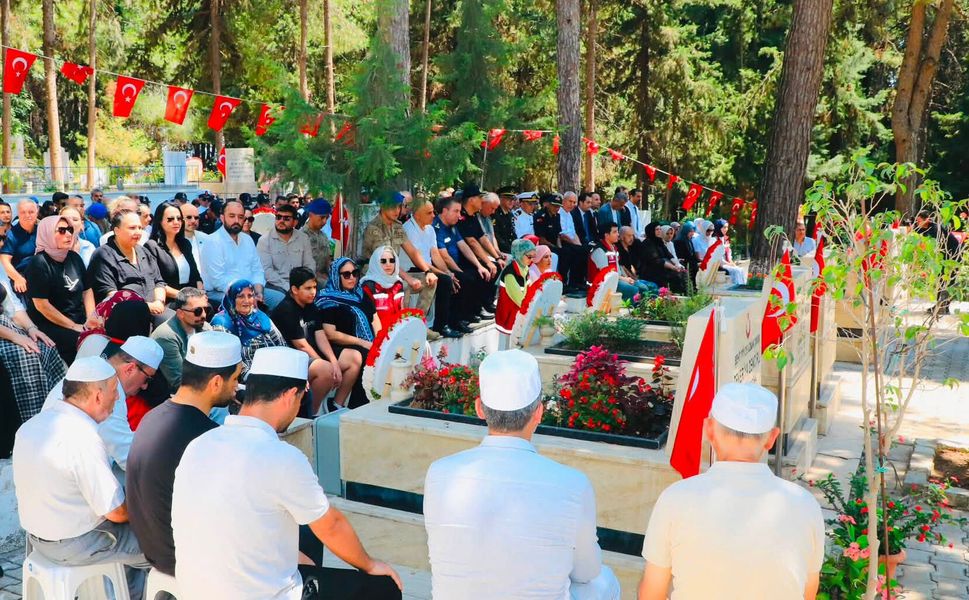 Alanya'da 15 Temmuz'un 10. yılında şehitler dualarla anıldı