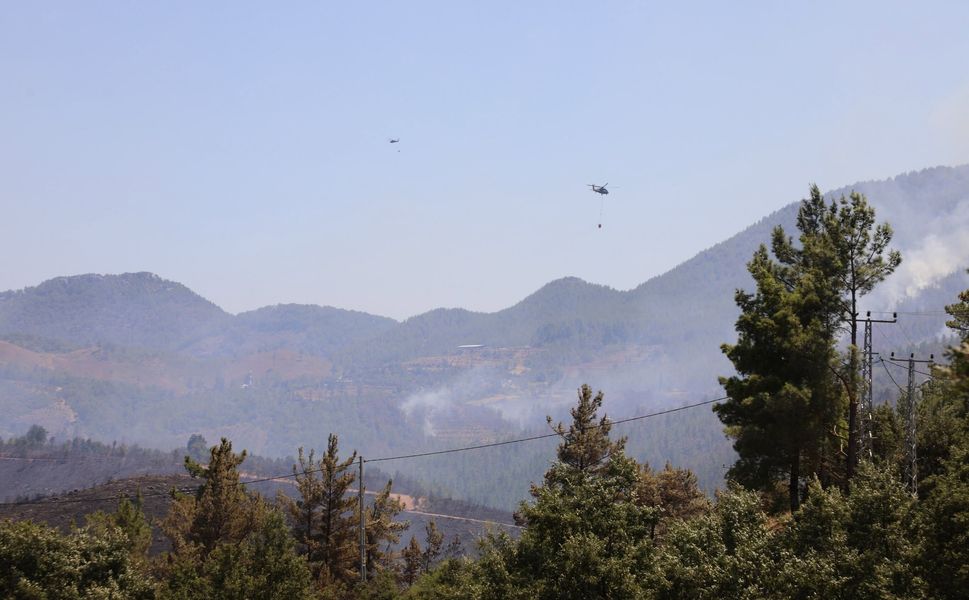 Alanya'da yangınına 12 helikopter, 2 uçak, 150 kara ekibi müdahale ediyor
