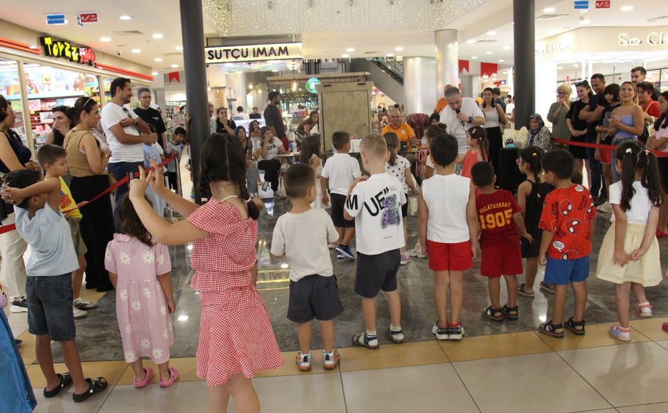 Alanyum AVM’de çocuklar ve aileler renkli etkinlikte buluştu