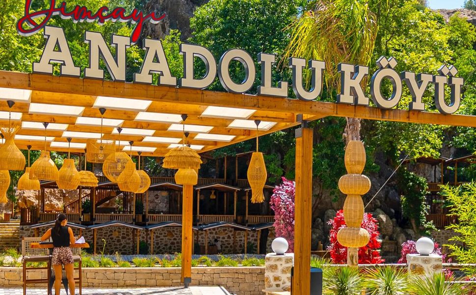Alanya Dimçayı Anadolu Köyü’nde doğal malzemelerle yeni konsept