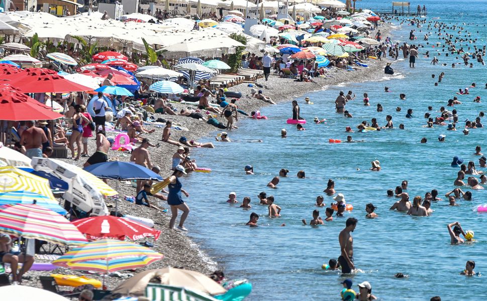 Antalya'da hava 'aşırı', deniz 'çok' sıcak