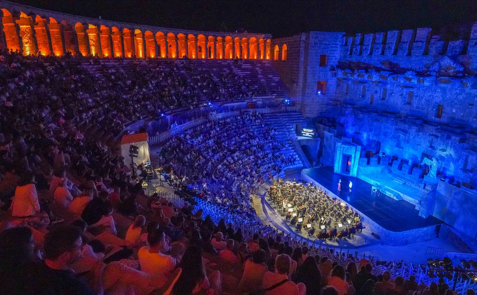 Aspendos'ta heyecanlı bekleyiş