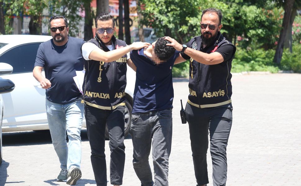 'İçlerine şeytan girdi' deyip, iki ablasını boğmaya kalkıştı
