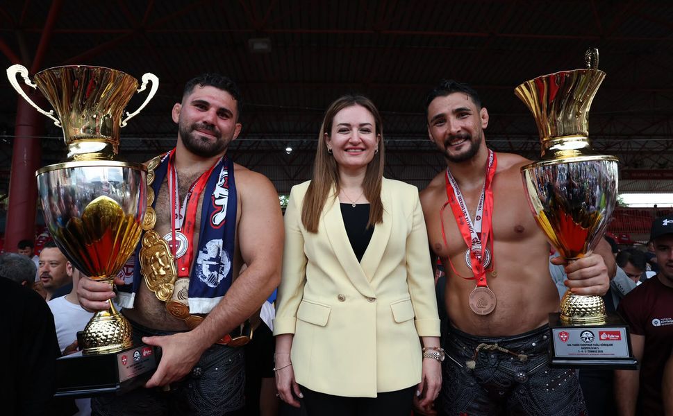 Kırkpınar'ın Başpehlivanı Antalya Büyükşehir sporcusu Erkan Taş
