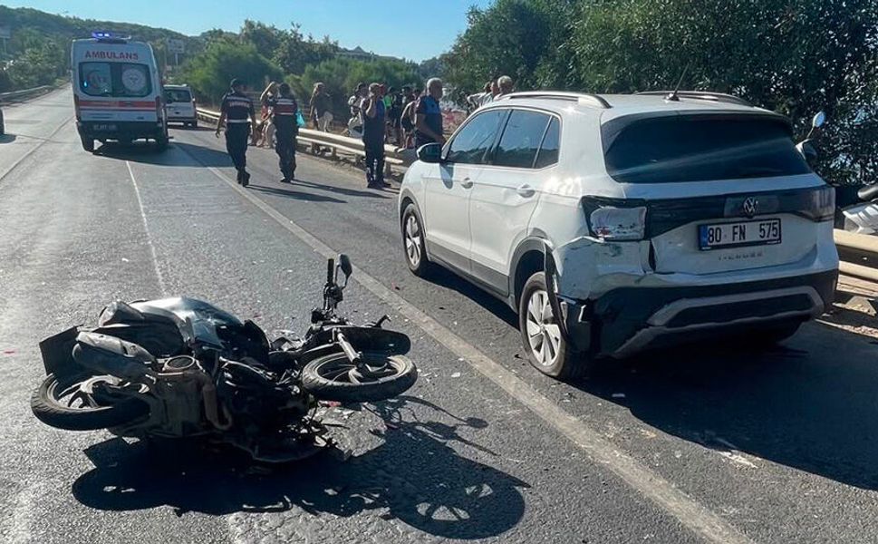 Alanya'da korkutan kaza: Motosikletteki 2 kişi ağır yaralı