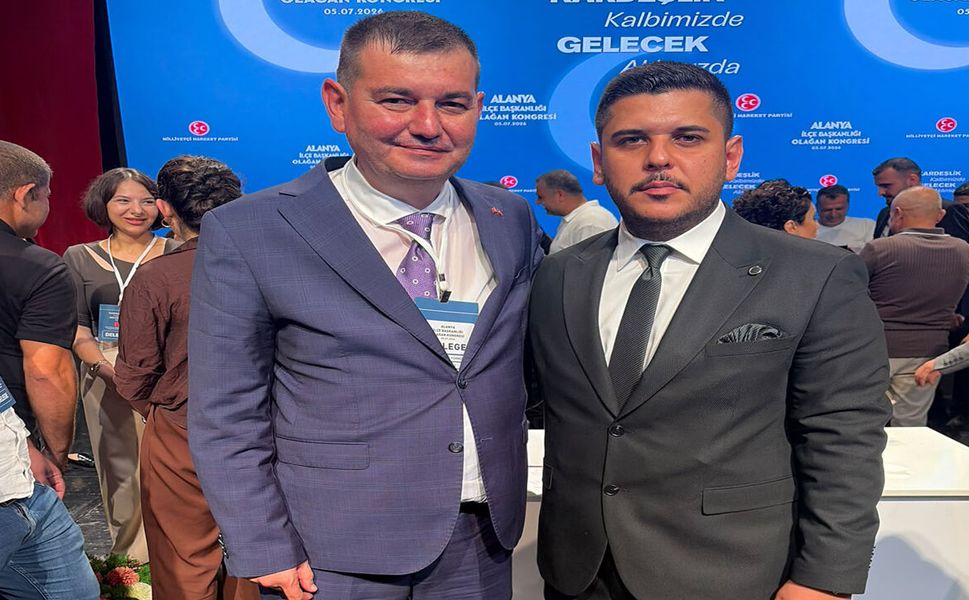 MHP Alanya Kongresi’nde sürpriz transfer: Zafer Partisi’nden Ali Rıza Alış MHP’ye geçti