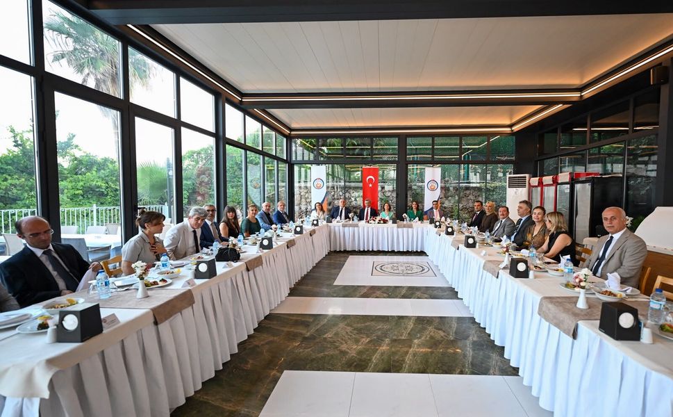 Antalya’da görev yeri değişen Mülki İdare Amirleri için veda programı