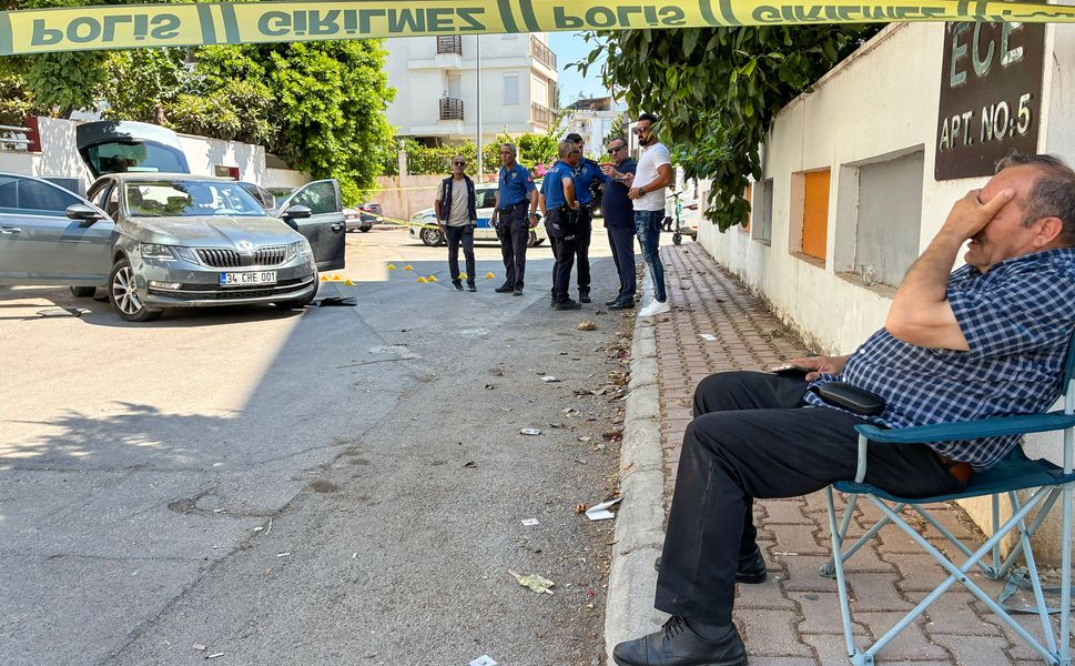 Antalya'daki ailesini ziyarete geldi, 13 el ateş eden saldırgan tarafından öldürüldü