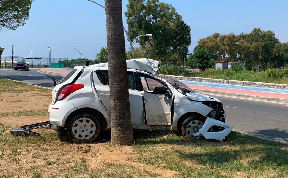 Gazipaşa'da otomobil ağaca çarptı: 1 yaralı