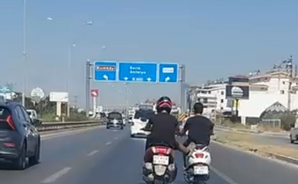 Motosikletlilerin tehlikeli yolculuğu