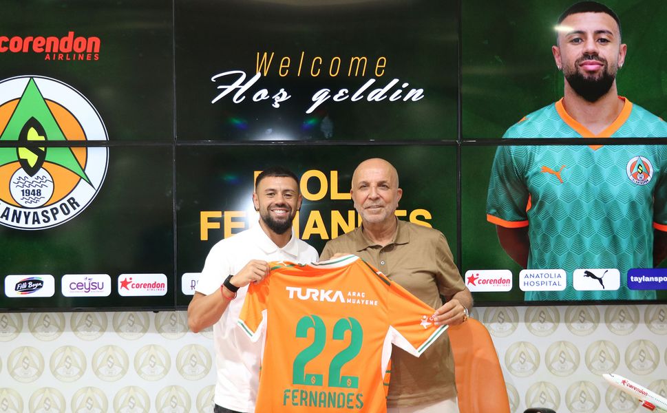Alanyaspor, AEK'dan Paolo Fernandes'i 1 yıllığına kiraladı