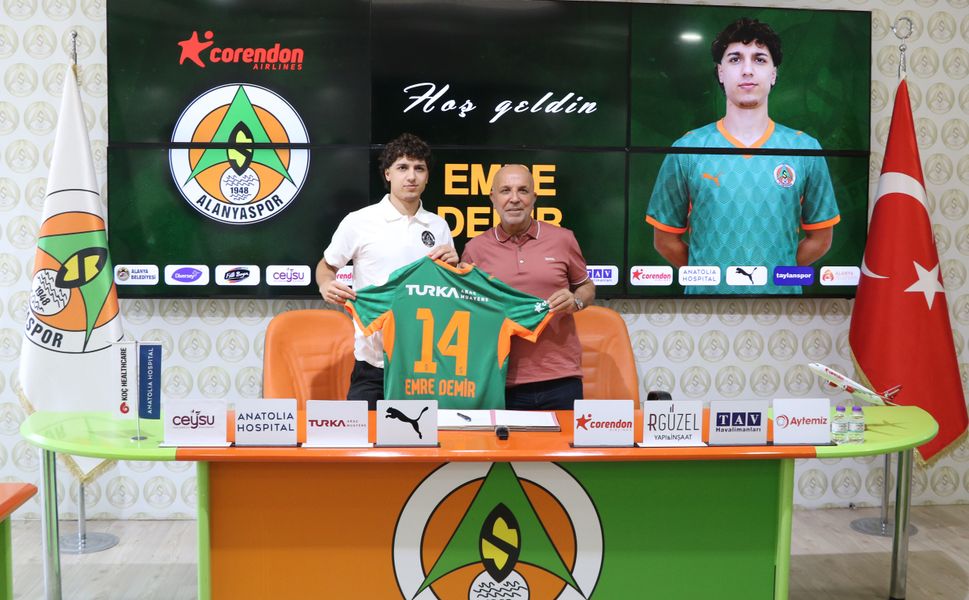Alanyaspor, Emre Demir ile 3 yıllık sözleşme imzaladı