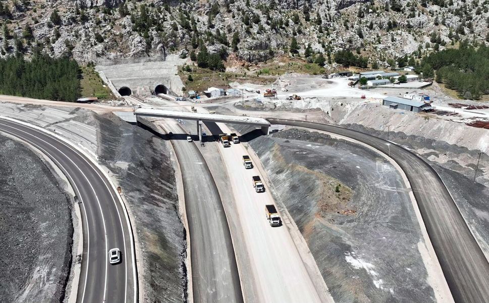 Türkiye'nin en uzun ilk 5'teki iki tüneli Antalya'da yapılıyor