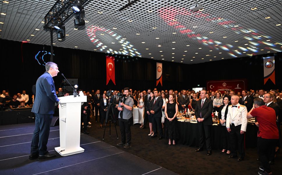 Vali Şahin: Bu zaferleri bize hediye eden nesle borçluyuz