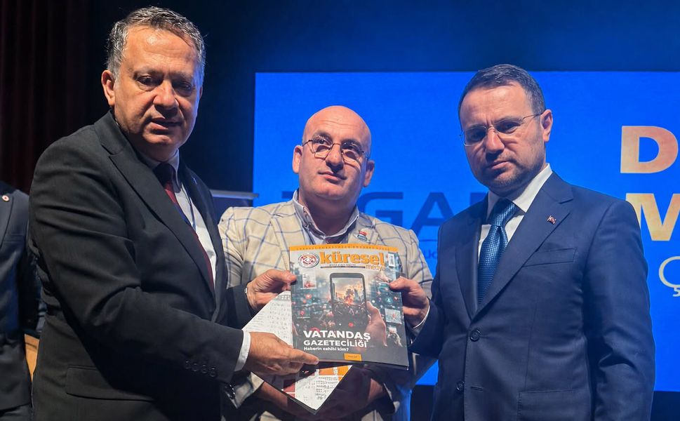 Dim, gazetecilik yasası taslağını Bakan Gürlek'e sundu