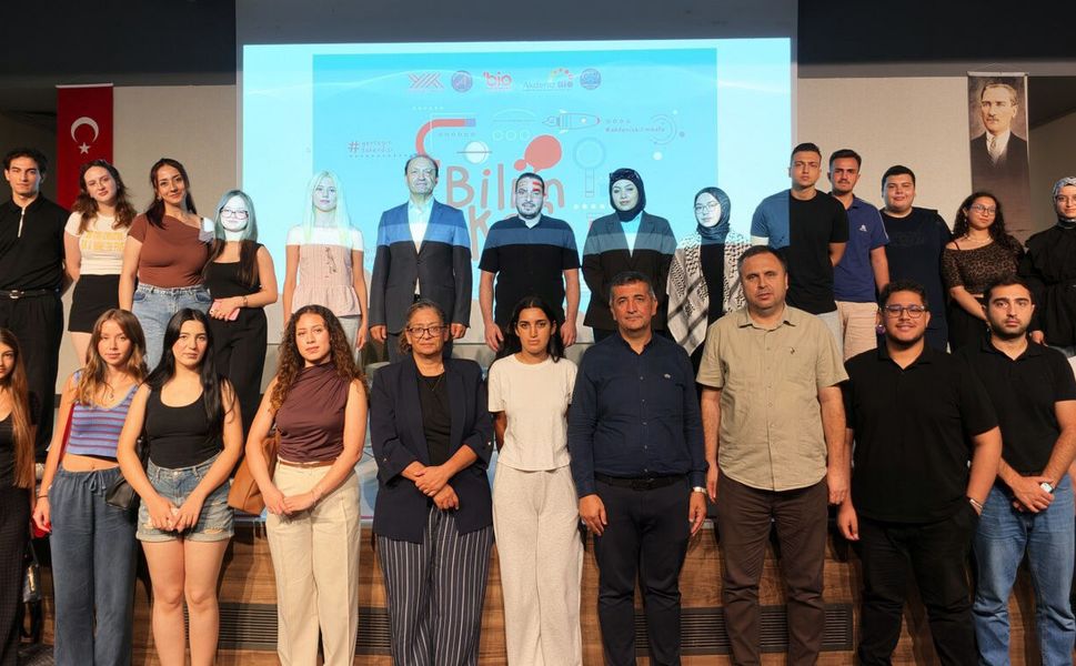 Akdeniz Bilim Kafe'de 'Gazze'de Üniversitenin Geleceği' konuşuldu