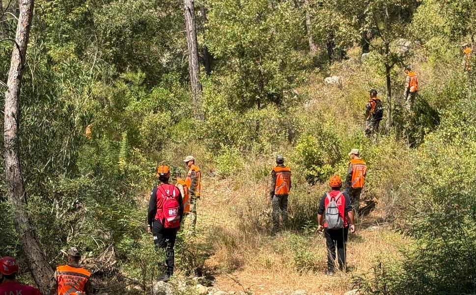 Alanya'da kayıp kişi için 50 kişilik ekiple arama çalışması başlatıldı