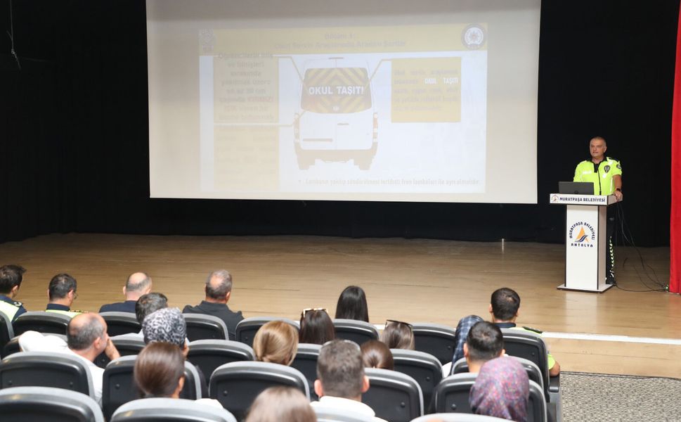 Antalya'da okul servis şoförleri ve rehber personele eğitim
