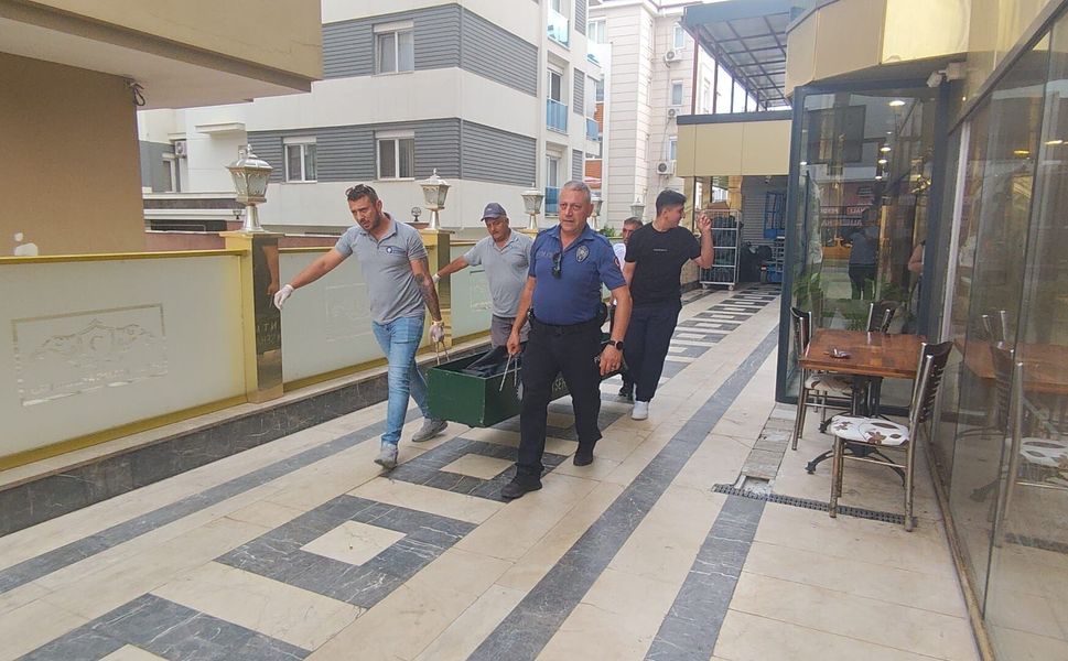 Rus turist otel koridorunda ölü bulundu