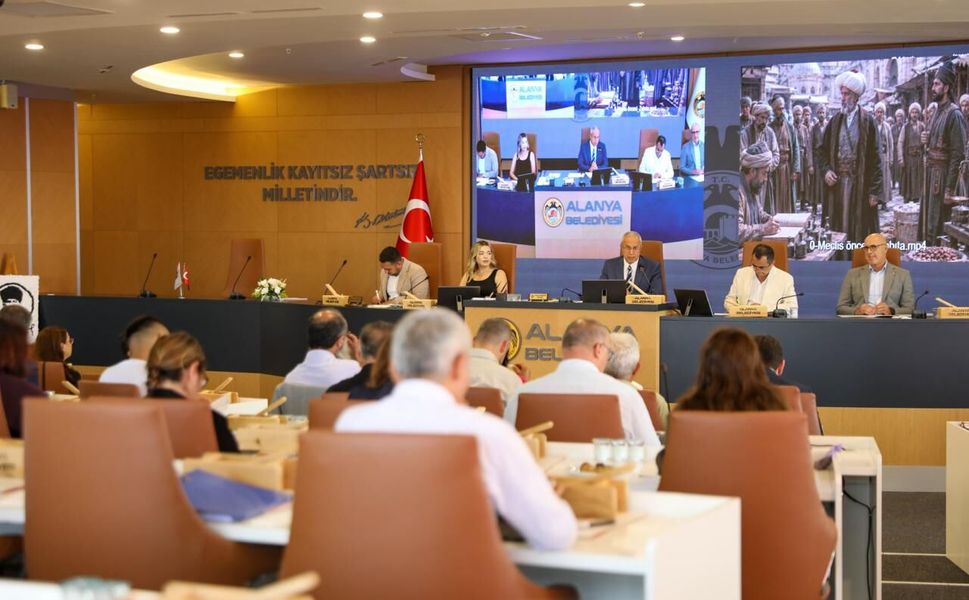 Başkan Özçelik tamamlanan ve devam eden projeleri açıkladı