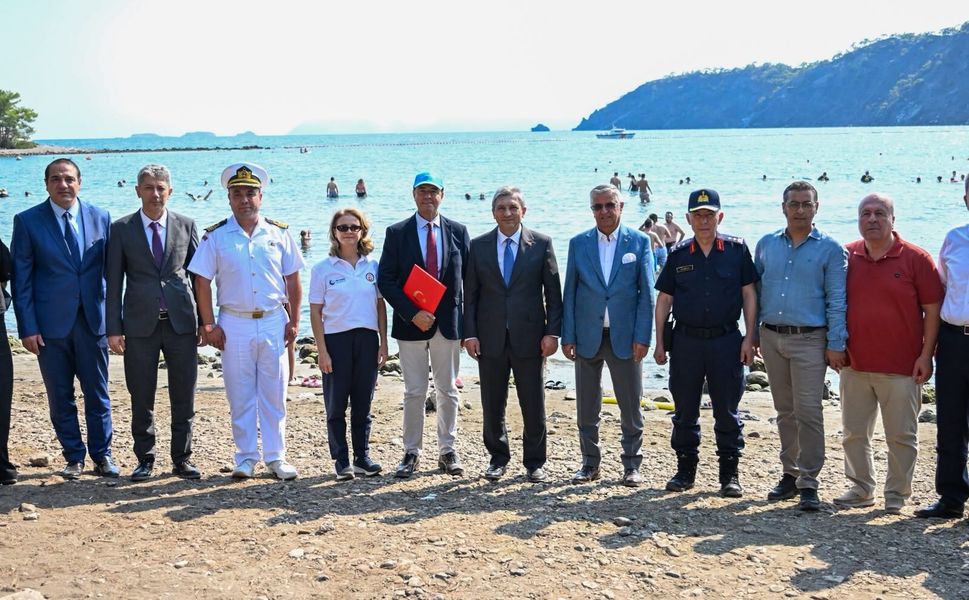 Antalya Mavi Akdeniz İnisiyatifi Phaselis’te deniz bariyeri ve çöp kaparları hizmete aldı