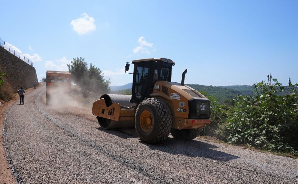 Alanya'nın o mahallesinde 5 kilometrelik asfalt konforu