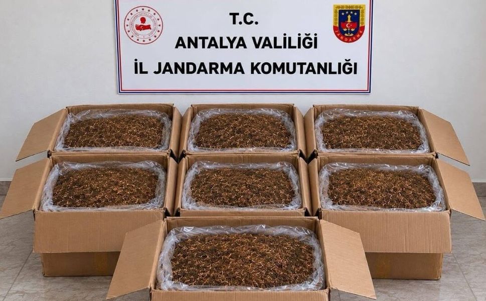 Alanya ve Döşemealtı’nda kaçak tütün operasyonu: Yüzlerce ürün ele geçirildi