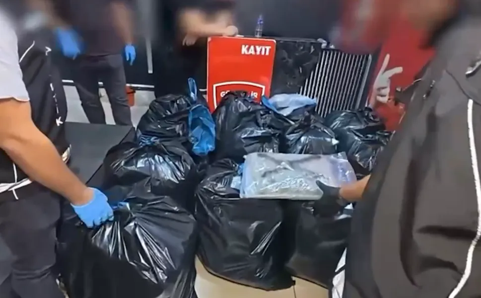 Yasaklı madde satıcılarına yönelik dev operasyon