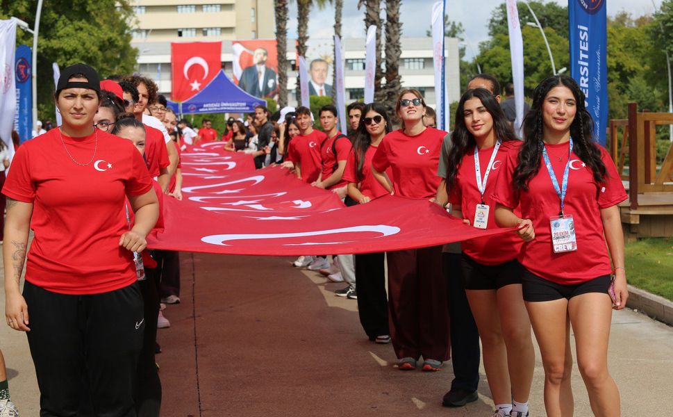 Akdeniz Üniversitesi'nde Cumhuriyet coşkusu