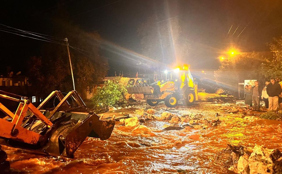 Antalya'da kuvvetli sağanak, sel ve su baskınlarına neden oldu