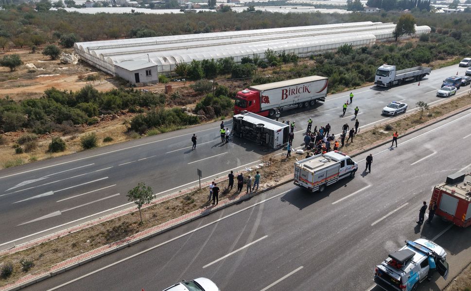 Antalya Valisi Şahin: 'Ağır yaralı yolcumuzun durumu kritik değil'