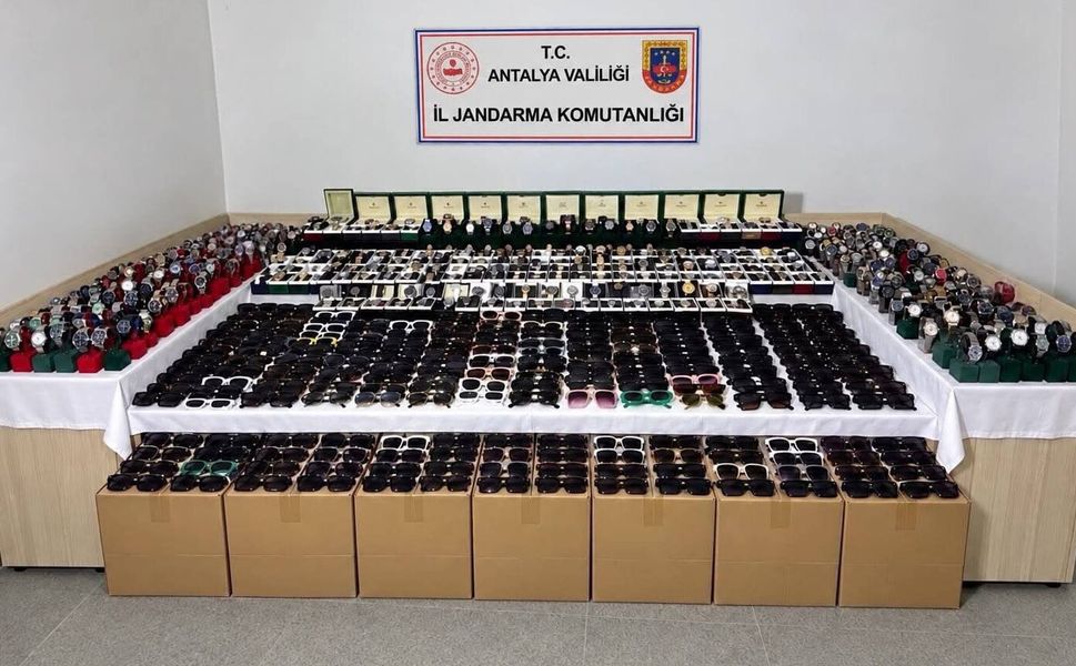Antalya'da 5,2 milyonluk kaçak ürün ele geçirildi
