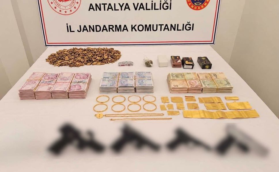 Antalya'da operasyon: 3 gözaltı