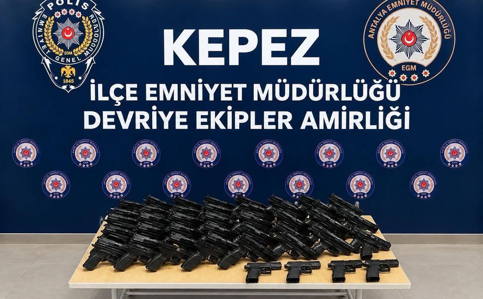 Antalya'da polis kaçak silah operasyonu yaptı