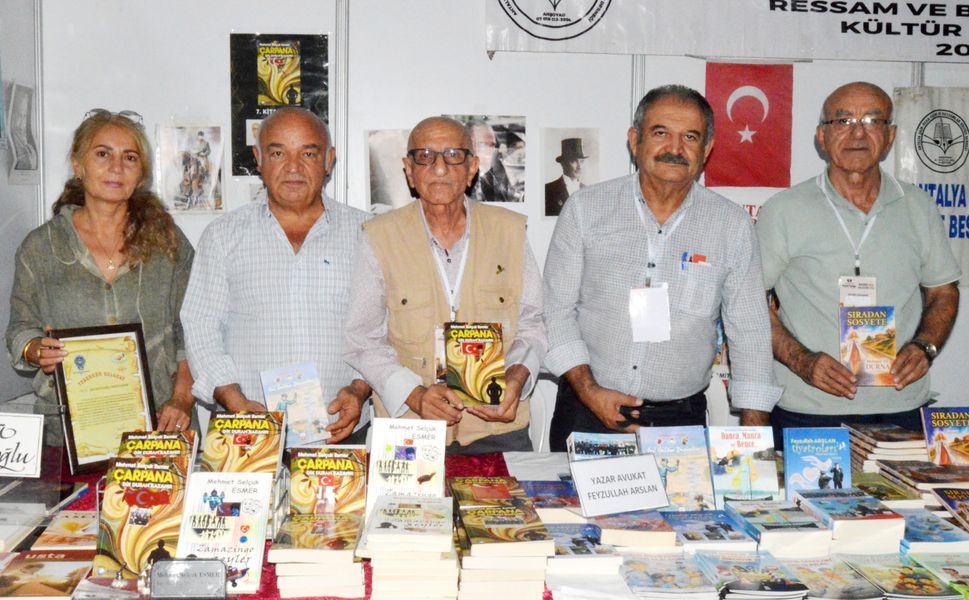 Antalyalı yazar ve şairler, kitap fuarında buluştu