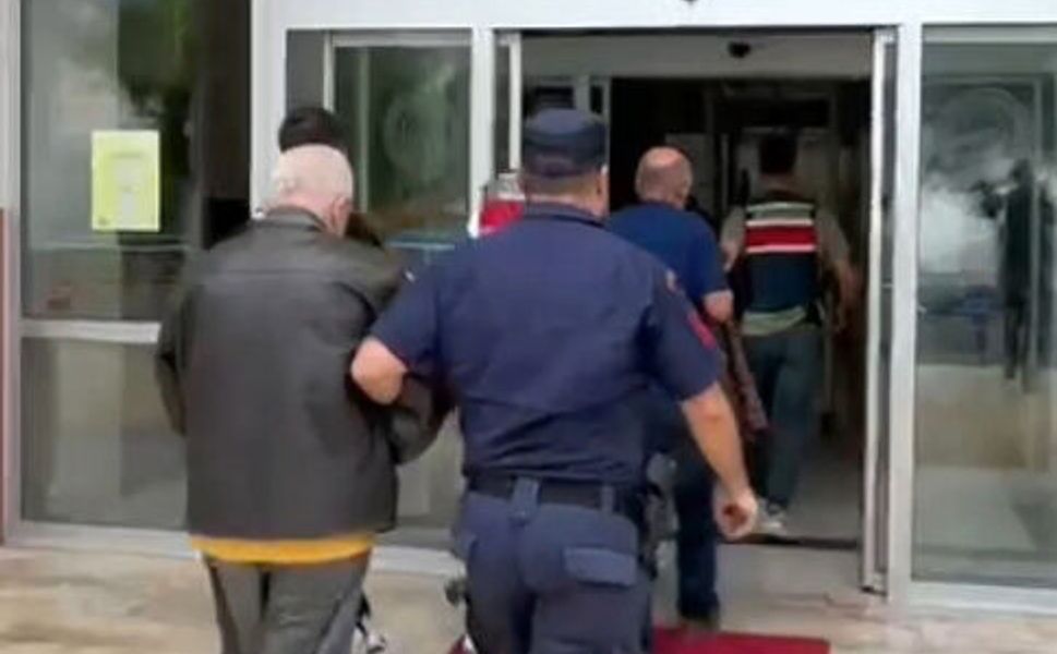 Demre'de düzensiz göçmen operasyonu