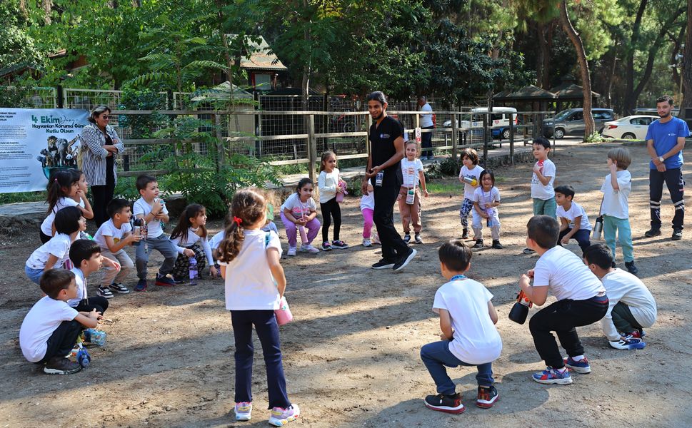 Doğal Yaşam Parkı'nda çocuklara hayvan sevgisi aşılandı